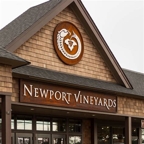 Newport vineyard - Made with 100% Pinot Noir grapes, rich strawberry notes shine. Made in the white wine-making style and a long cool fermentation. It’s a very dry rose that matches with food year round. Think strawberry candy, without the sweetness! A classic rosé profile.